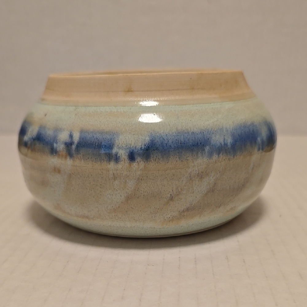 Elegant Blue and Cream Signed Pottery Bowl / Planter - Picture 7 of 16